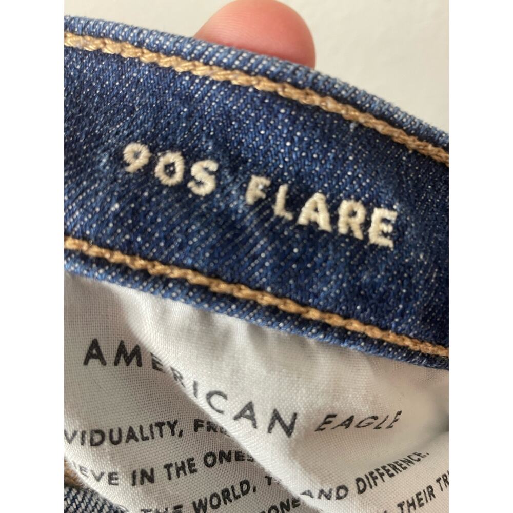 American Eagle 90s Flare Distressed Knee Rip Jeans Fray Womens sz 4 R - Picture 5 of 5